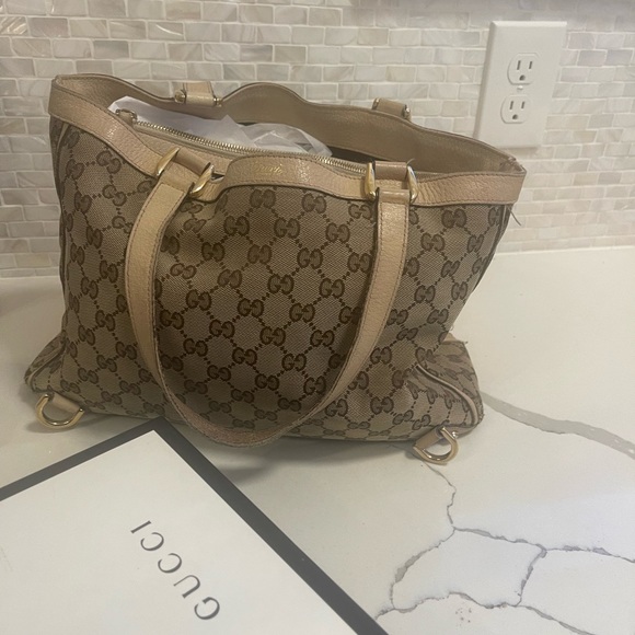 Authentic Large Gucci Purse - Picture 4 of 4